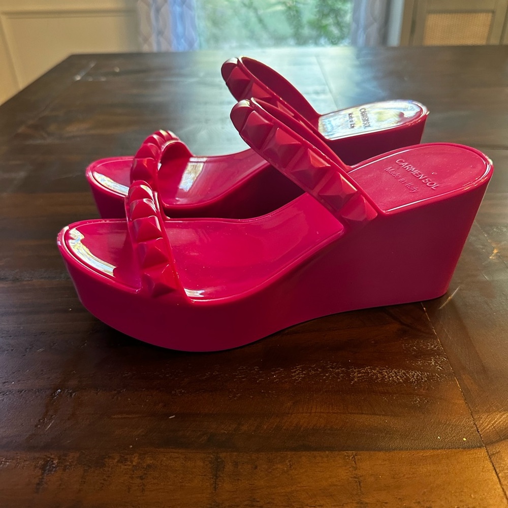 Brand new carmen del sol wedges!! Never worn perfect condition!!